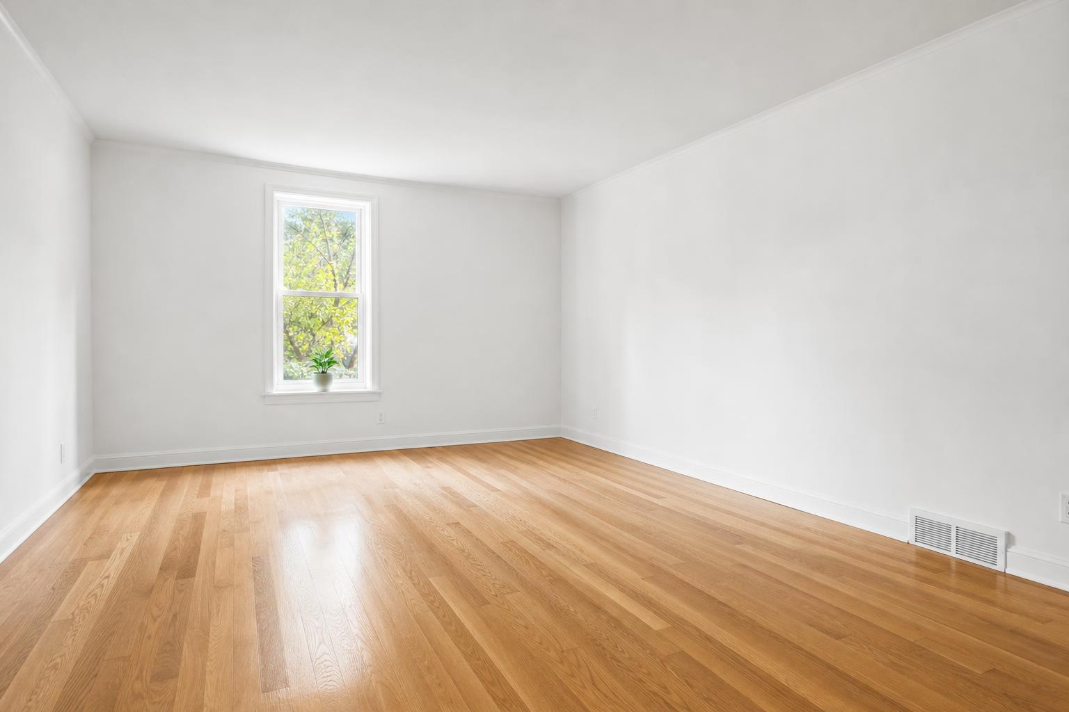 Empty room (before)